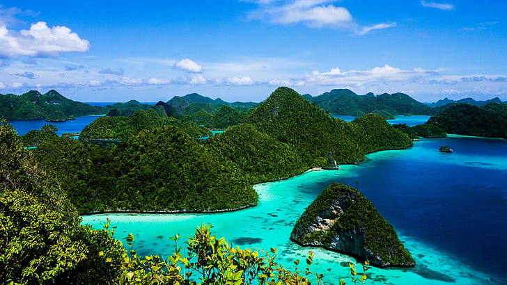 Desktop Wallpaper Hd Blue Ocean Island Green Forest Raja Ampat Indonesia, HD wallpaper