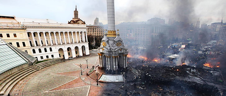 gray statue, Ukraine, riots, war, before and after, architecture