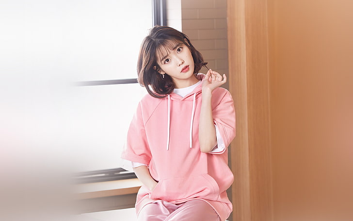 Hd Wallpaper Iu Girl Pink Kpop Singer Asian Celebrity