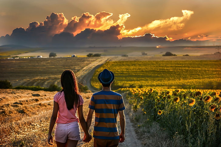 couple holding hands waking on the road, field, back, clouds, HD wallpaper