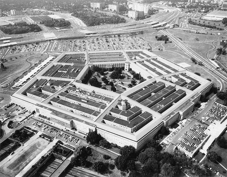 monochrome, Pentagon