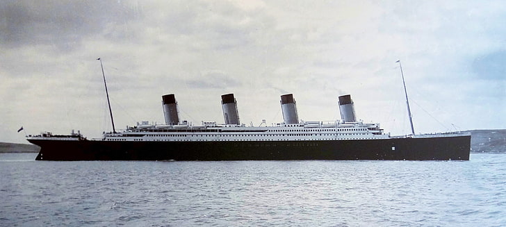 Hình nền Nền Titanic Trong Nước Trong Cơn Bão Nền Hình ảnh Thực Tế Titanic  Background Vector để tải xuống miễn phí  Pngtree