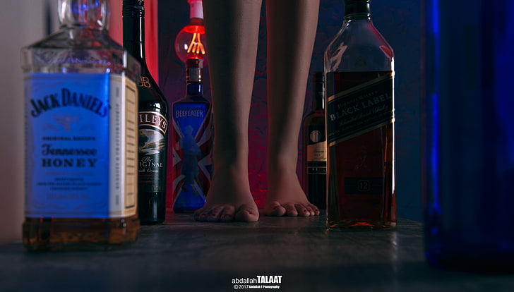 Jack Daniel's, whisky, feet, Johnnie Walker, bottle, one person, HD wallpaper