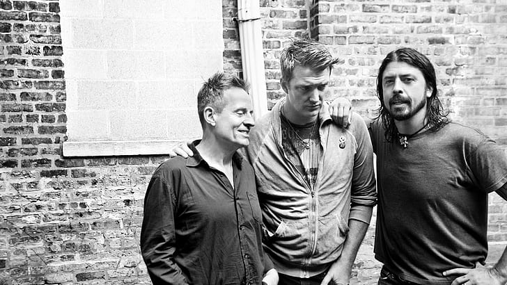 men, musician, singer, monochrome, Dave Grohl, wall, Queens of the Stone Age
