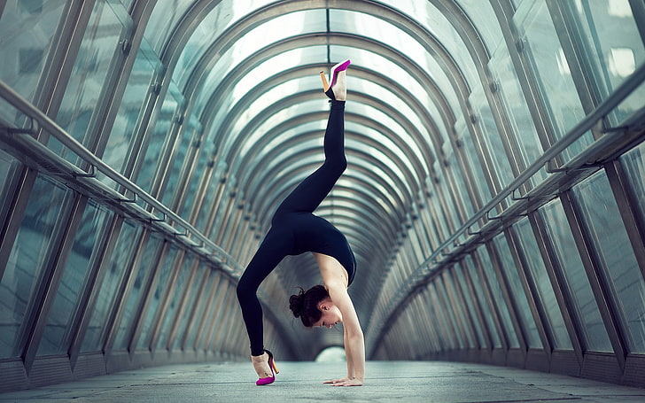 women, gymnastics, dancer, splits, flexible, black clothing