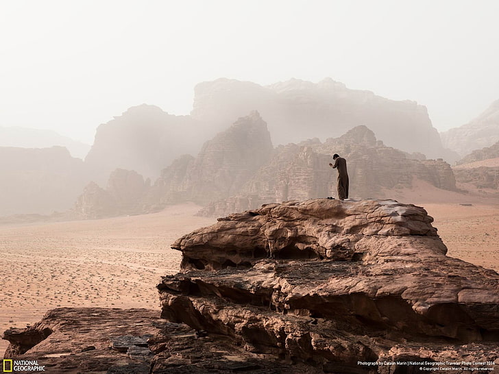 Bedouin in Wadi Rum-National Geographic Wallpaper, brown rocky mountain