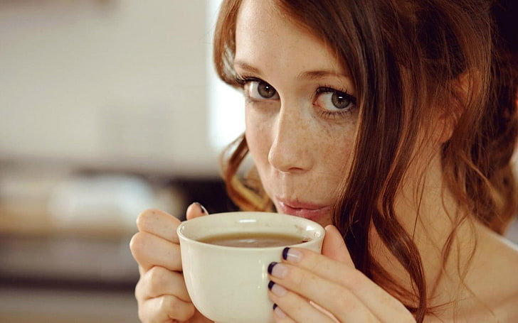 coffee, redhead, freckles, women, face, cup, looking at viewer, HD wallpaper
