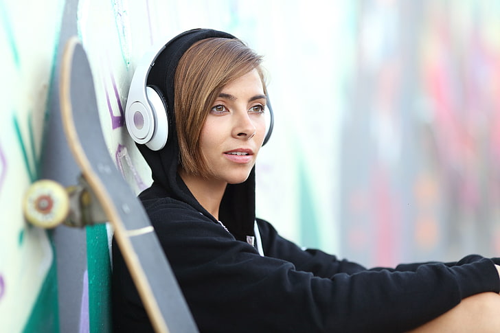 headphones, skateboarding, students, street, women, hoods, portrait