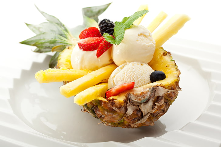 pineapple ice cream with stawberry, balls, berries, strawberry, HD wallpaper