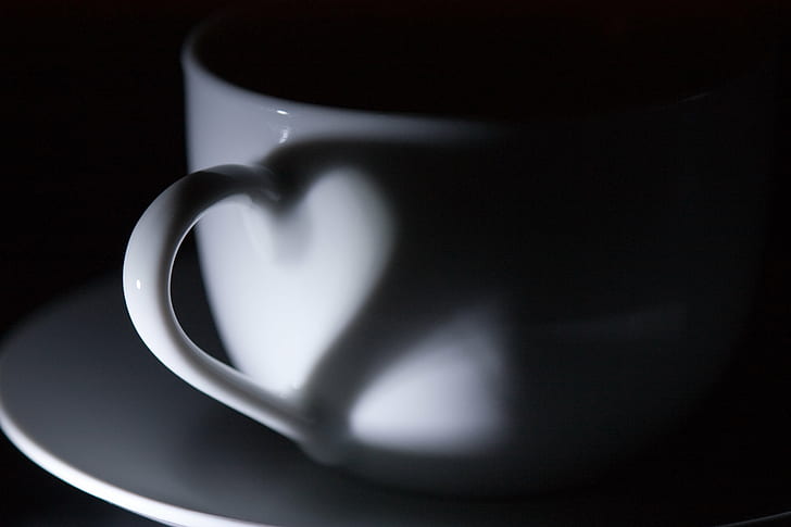 white ceramic coffee mug with heart handle shadow, I love, Tasse