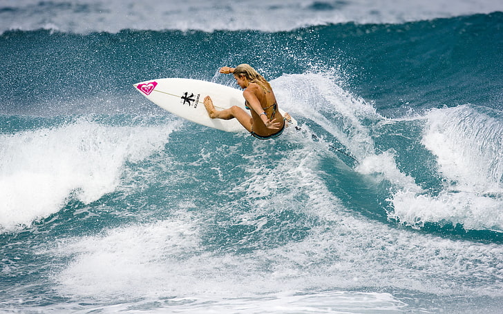 Surfing Girl, white and pink surfboard, Sports, ocean, surfer, HD wallpaper