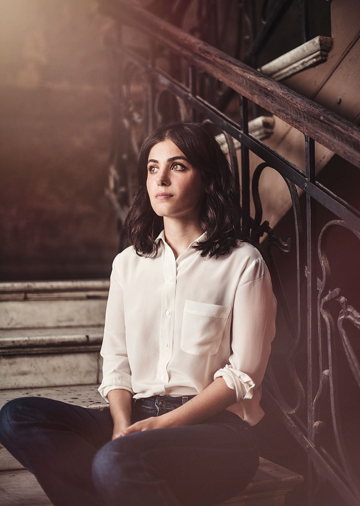 Katie Melua, singer, women, young adult, sitting, one person