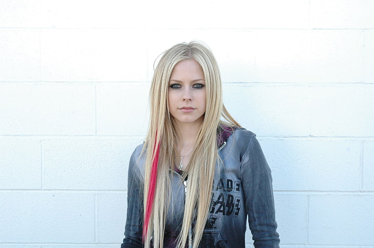 Avril Lavigne, Girl, looking at the camera, famous rock singer, HD wallpaper