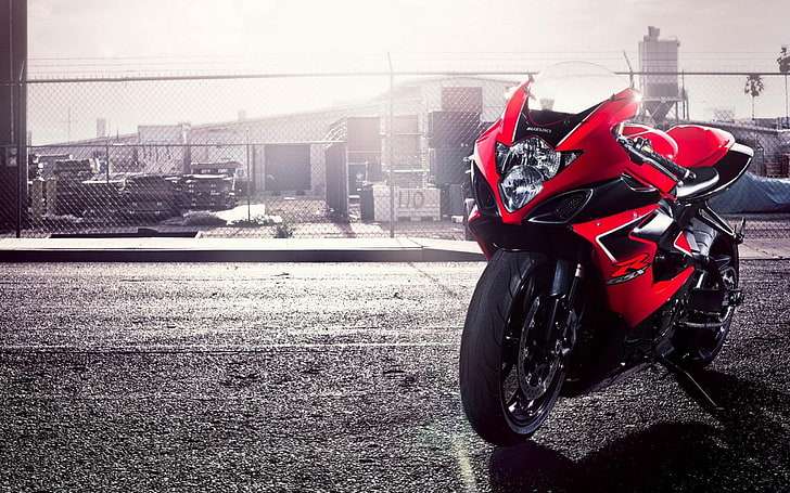 red and black sports bike, Suzuki GSX-R, bikes, selective coloring