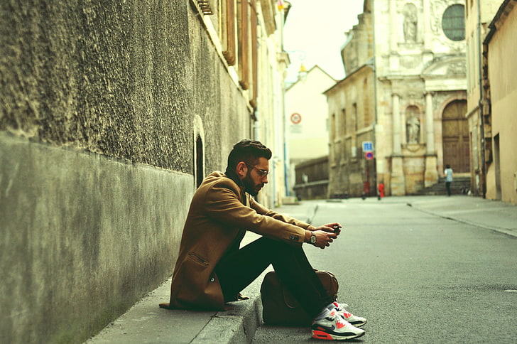 men's brown jacket, man, model, hipster, street, city, outdoors, HD wallpaper