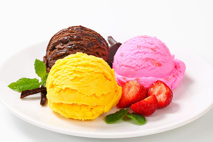 strawberry and chocolate ice cream, balls, berries, plate, sweets