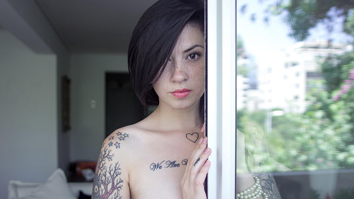 women's black skin tattoo, Cra Suicide, black hair, freckles, HD wallpaper