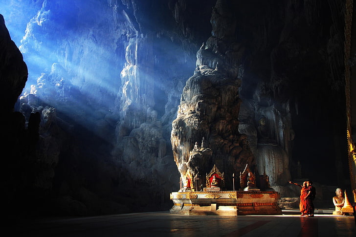red kasaya suit, nature, cave, monks, Buddhism, rock, Myanmar
