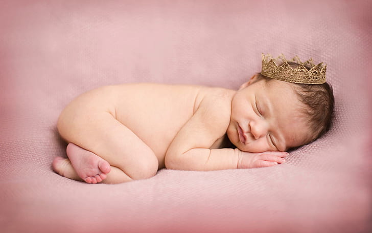Newborn Baby, baby wearing gold crown, HD wallpaper