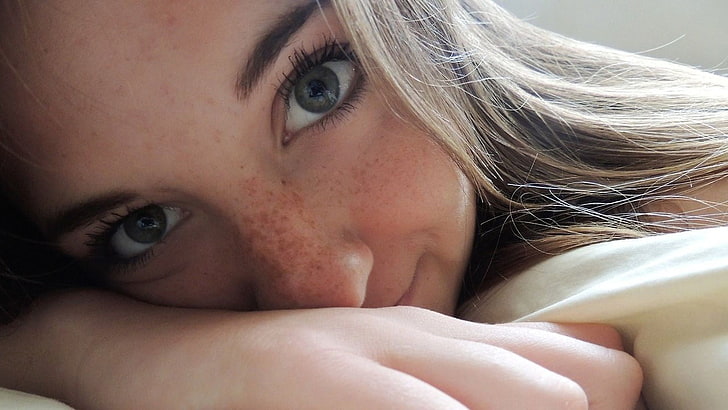 women, eyes, green eyes, freckles, portrait, close-up, looking at camera
