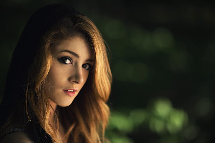 bokeh, redhead, brunette, Chrissy Costanza, looking at viewer