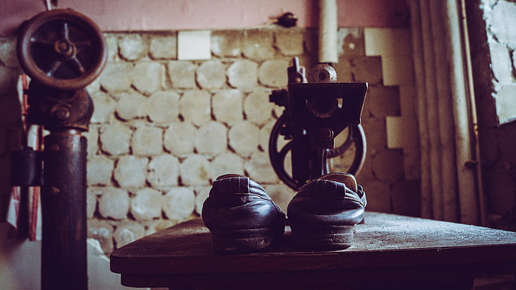 shoes, factory, abandoned, 1970s, Leather shoes, indoors, no people, HD wallpaper