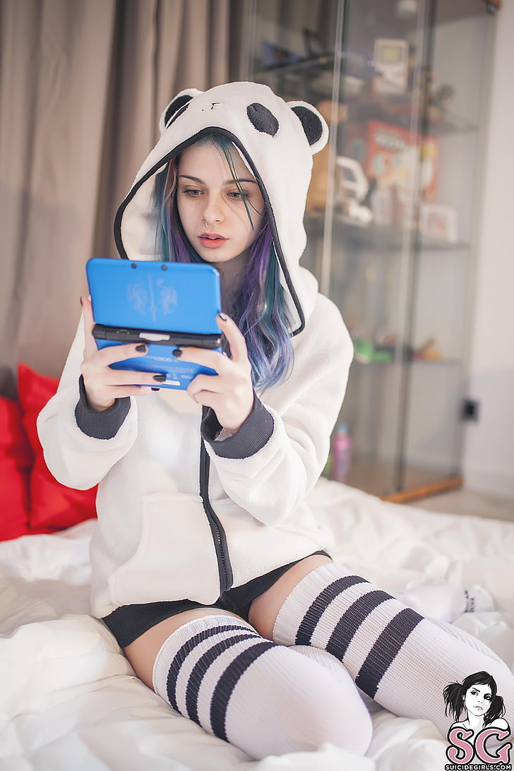 Suicide Girls, bedroom, socks, pillow, Rainbow hair, Nintendo 3DS
