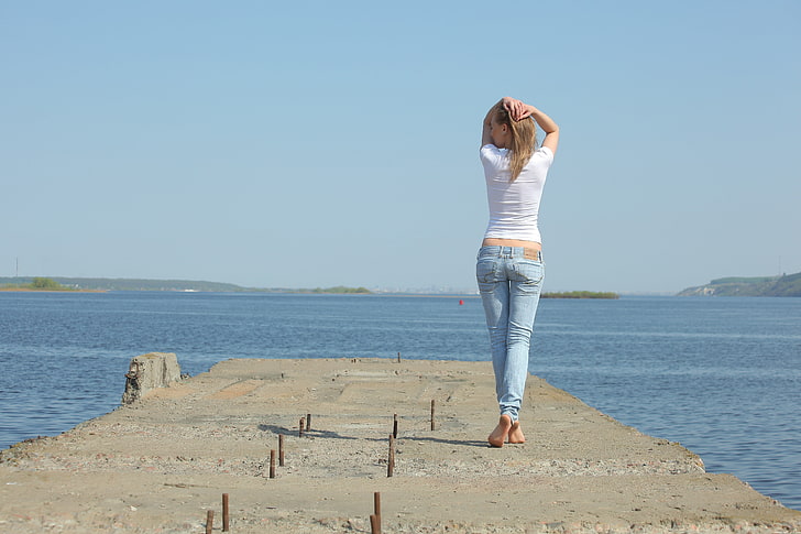 women's blue faded jeans, Avril B, MetArt Magazine, model, barefoot, HD wallpaper