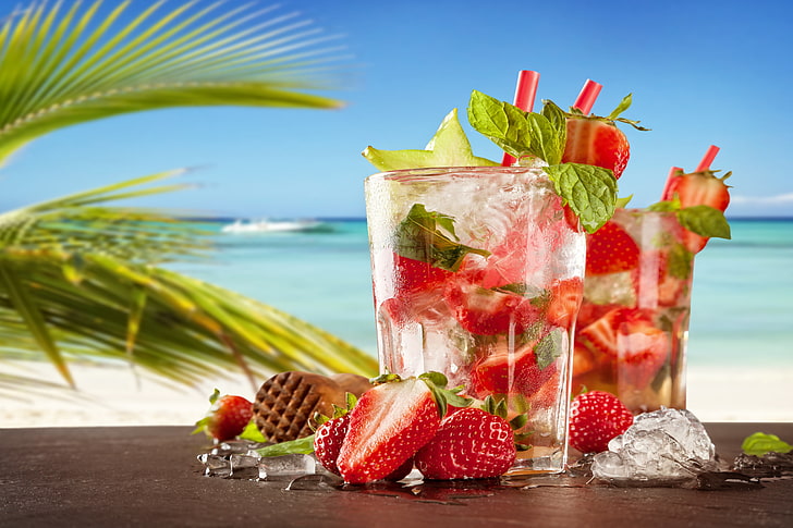 sliced strawberry fruits, sea, beach, cocktail, summer, fresh, HD wallpaper