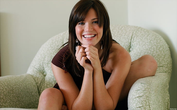 mandy moore, looking at camera, sitting, portrait, smiling