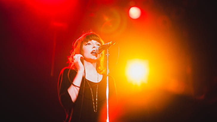 Lauren Mayberry Chvrches Concert Lights Microphone HD, music, HD wallpaper