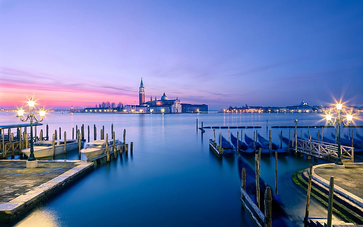 Italy, Venice, town, pier, boats, sea, evening, sunset, lights, 2 white yachts, gondola boat lot, HD wallpaper