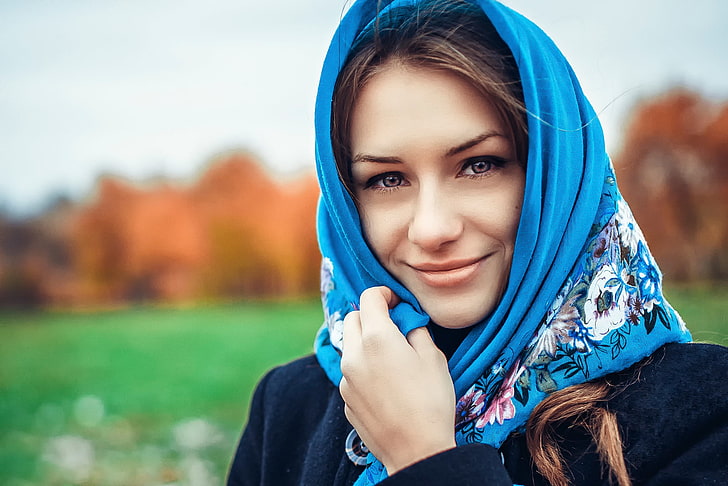 women's blue and white floral hijab, girl, shawl, Russian Beauty, HD wallpaper