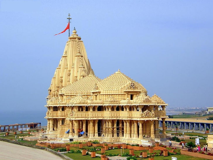 Dwarkadhish Temple, Gujarat - Photos, Timings, Puja, History, Architecture