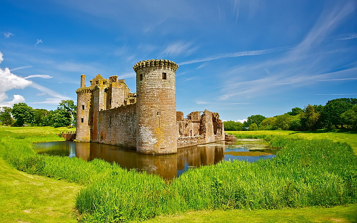 castle, Caerlaverock Castle, Scotland, plant, water, built structure