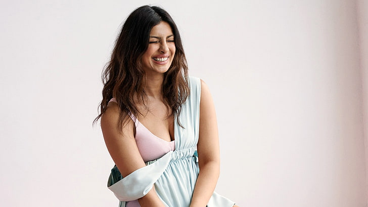 Photoshoot, Priyanka Chopra, 2017, Glamour Magazine, smiling