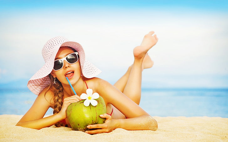 pic girl 2560x1600, trip, holiday, beach, water, vacations, HD wallpaper