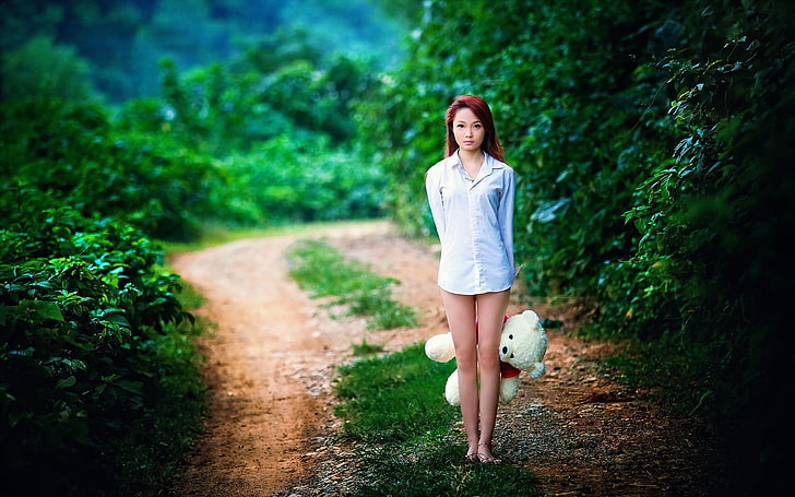 women's white button-up long-sleeved shirt, long hair, women outdoors