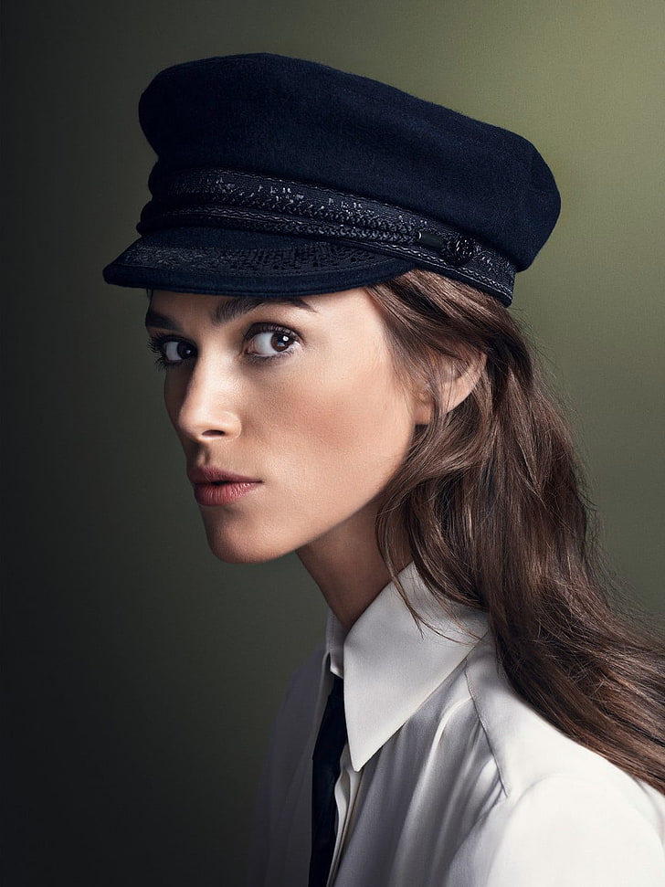 Keira Knightley, hat, actress, gradient, looking at viewer, portrait