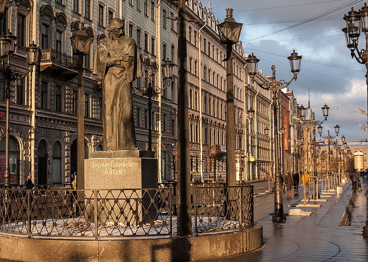 person in robe statue, street, Peter, lights, Saint Petersburg