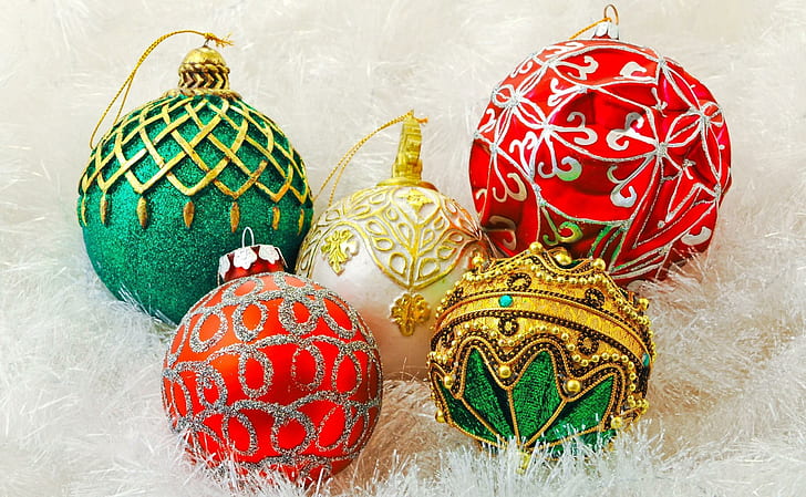 holiday, new year, christmas, christmas decorations, attributes, close-up, Red;Green; White Christmas Baubles, HD wallpaper