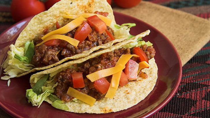 two tacos, pita bread, meat, vegetables, food, tomato, tortilla - Flatbread, HD wallpaper
