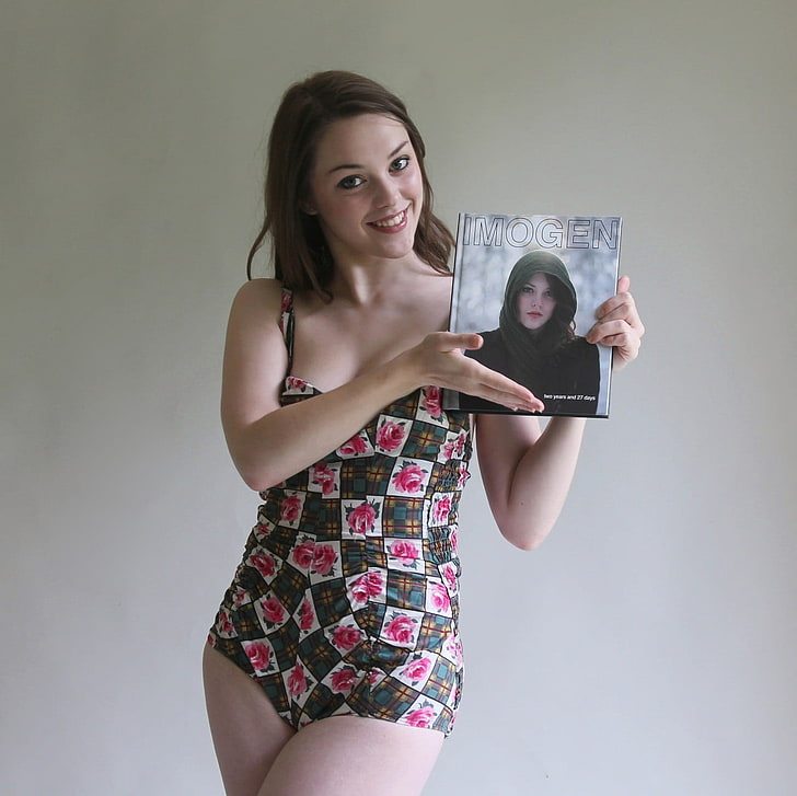 Imogen Dyer, smiling, brunette, model, women, one-piece swimsuit, HD wallpaper