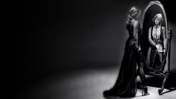 women's black dress, mirror, legs, Amanda Seyfried, celebrity