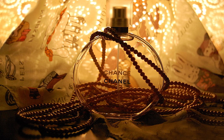 CHANEL-Brand perfume wallpaper, Chanel Chance fragrance spray bottle