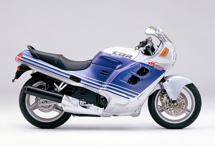 SOLD Honda CBR 750F  I Love Bikes