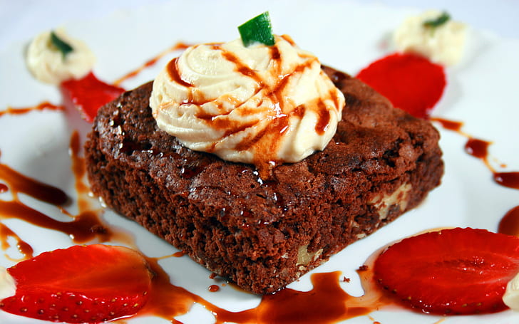 Chocolate cream strawberry dessert cake, HD wallpaper