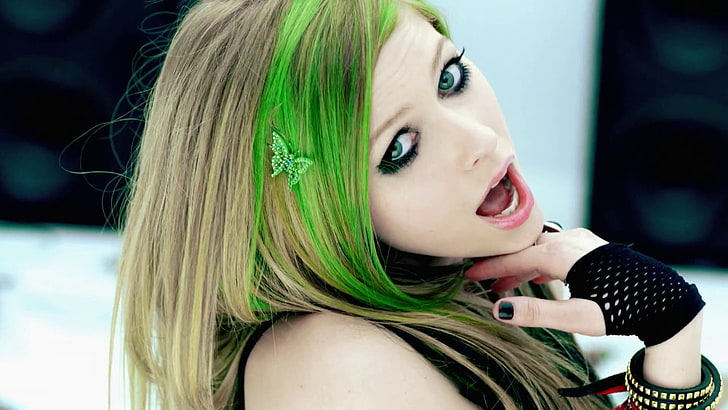 Avril Lavigne, open mouth, singer, green hair, celebrity, one person