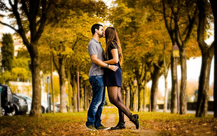 Love in autumn, men's grey polo shirt and blue denim pants outfit, HD wallpaper