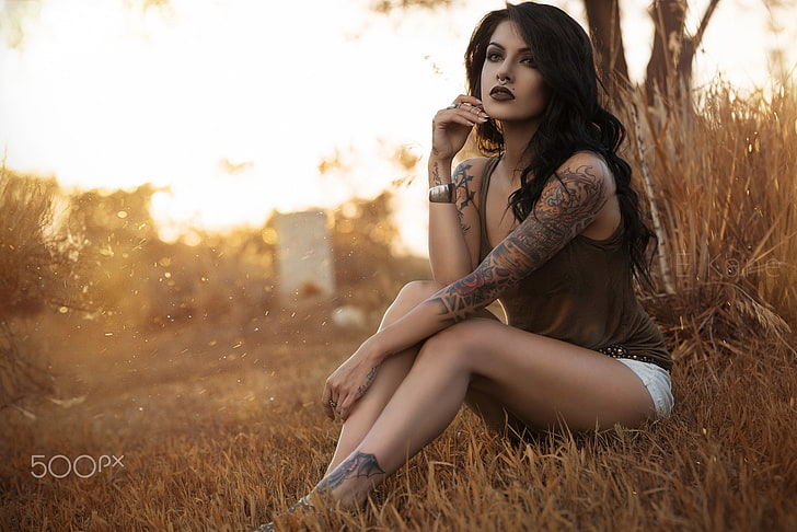sitting, nature, sunlight, tattoo, women outdoors, 500px, Evan Kane, HD wallpaper